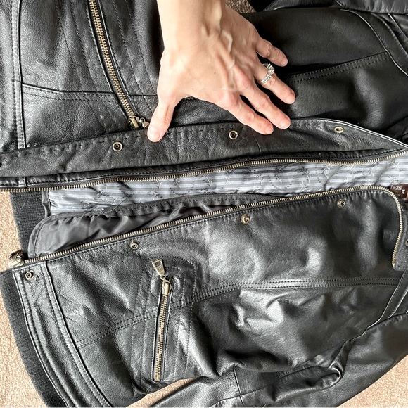 Y2K Black Danier Leather biker/moto Jacket (Short/bomber length) size small - Picture 5 of 13